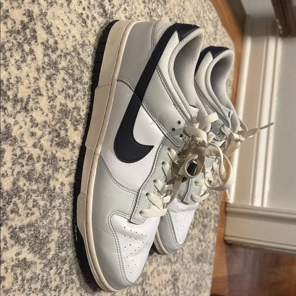 EUC Nike Dunk Low Men’s sneakers. US Size 10. - Picture 2 of 10